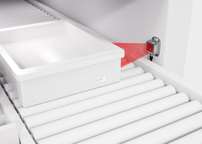Thiết bị RFID RDH 200 theo dõi và nhận dạng khay hành lý tại điểm kiểm tra an ninh sân bay