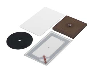Transponder RFID Leuze — thẻ RFID công nghiệp bền bỉ gắn trên sản phẩm và giá chứa trong nhà máy